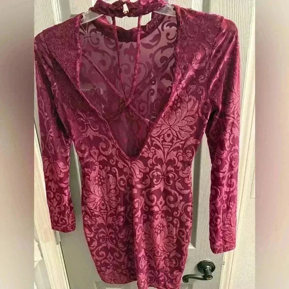 Iris dress with long sleeves in burgundy with raised pattern velvet touch Large - Picture 2 of 13